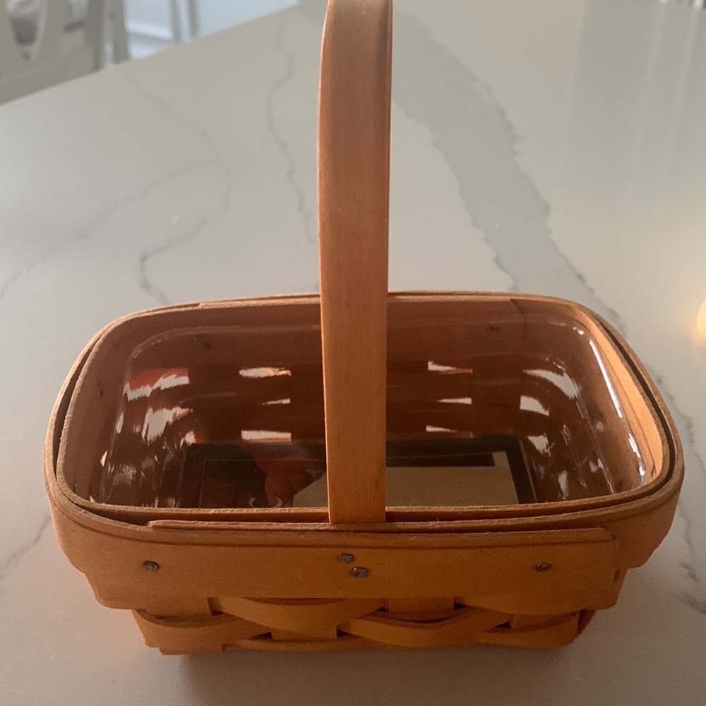 Longaberger Parsely basket - EXCELLENT CONDITION- book included